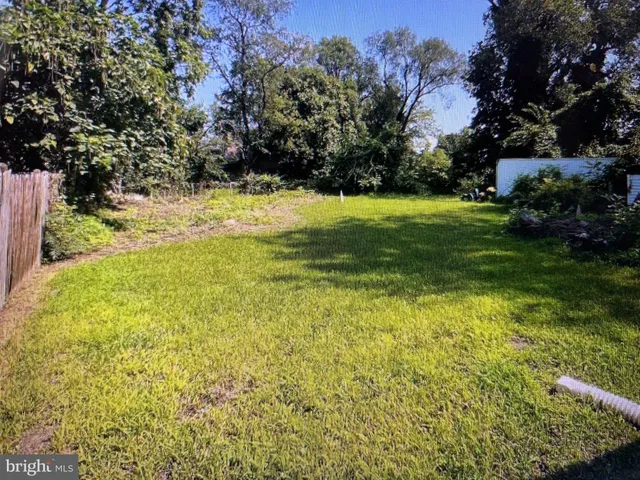 $2,300 | 617 3rd Street, Beverly, NJ 08010