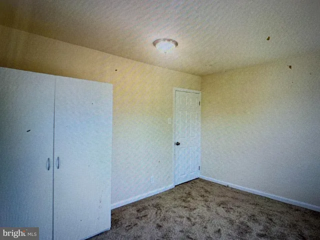 $2,300 | 617 3rd Street, Beverly, NJ 08010