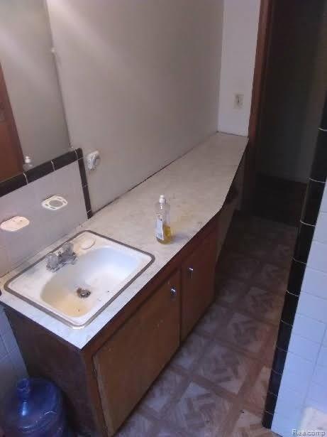 6315 Evergreen Road Detroit, MI 48228 - Photo 14 of 16