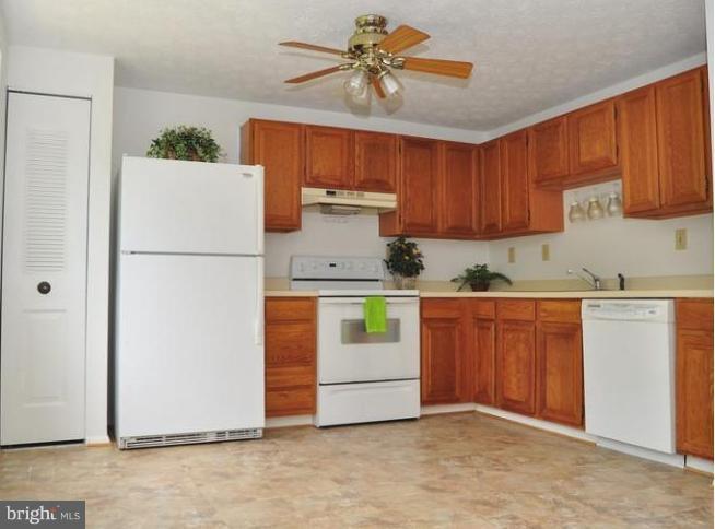 1630 Barnstead Drive Reston, VA 20194 - Photo 16 of 25 Kitchen
