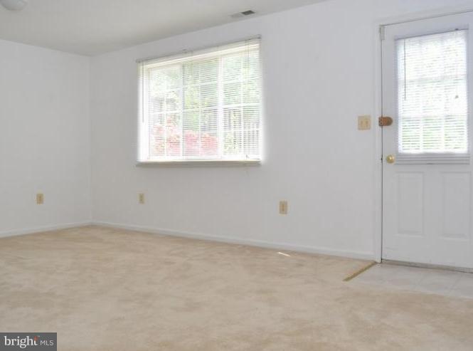 1630 Barnstead Drive Reston, VA 20194 - Photo 17 of 25 Family Room