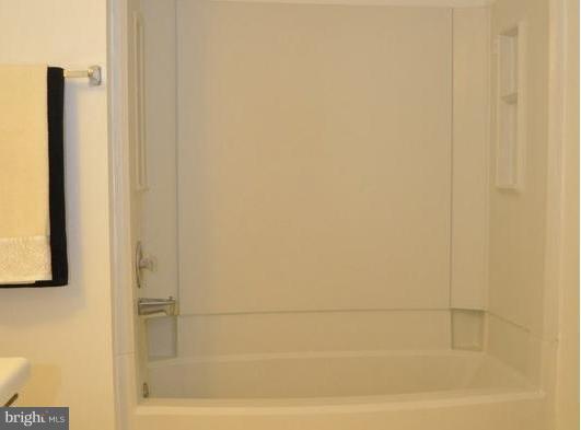 1630 Barnstead Drive Reston, VA 20194 - Photo 20 of 25 Bath (Master)