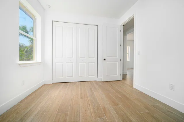 an aerial view of a tennis court