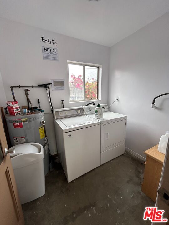 7 Clipper Road Rancho Palos Verdes, CA 90275 - Photo 20 of 20 a utility room with dryer and washer