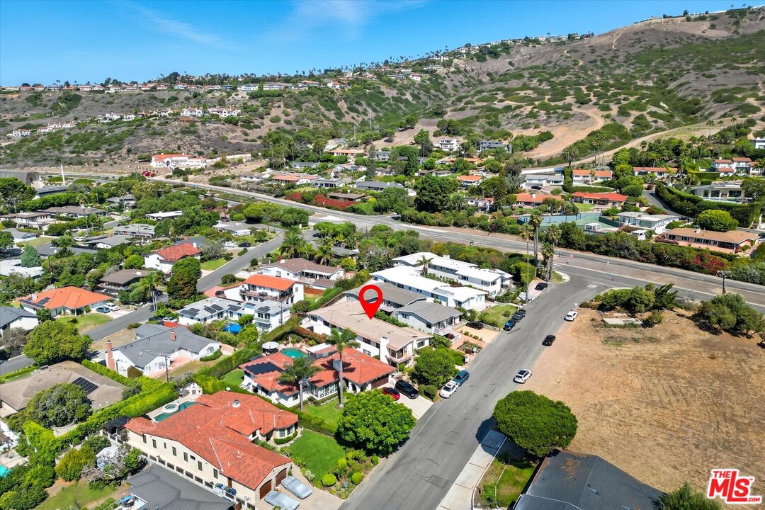 7 Clipper Road Rancho Palos Verdes, CA 90275 - Photo 4 of 20 an aerial view of a city