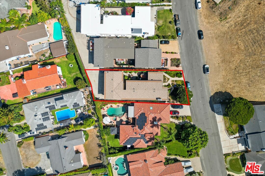 7 Clipper Road Rancho Palos Verdes, CA 90275 - Photo 5 of 20 an aerial view of houses with outdoor space