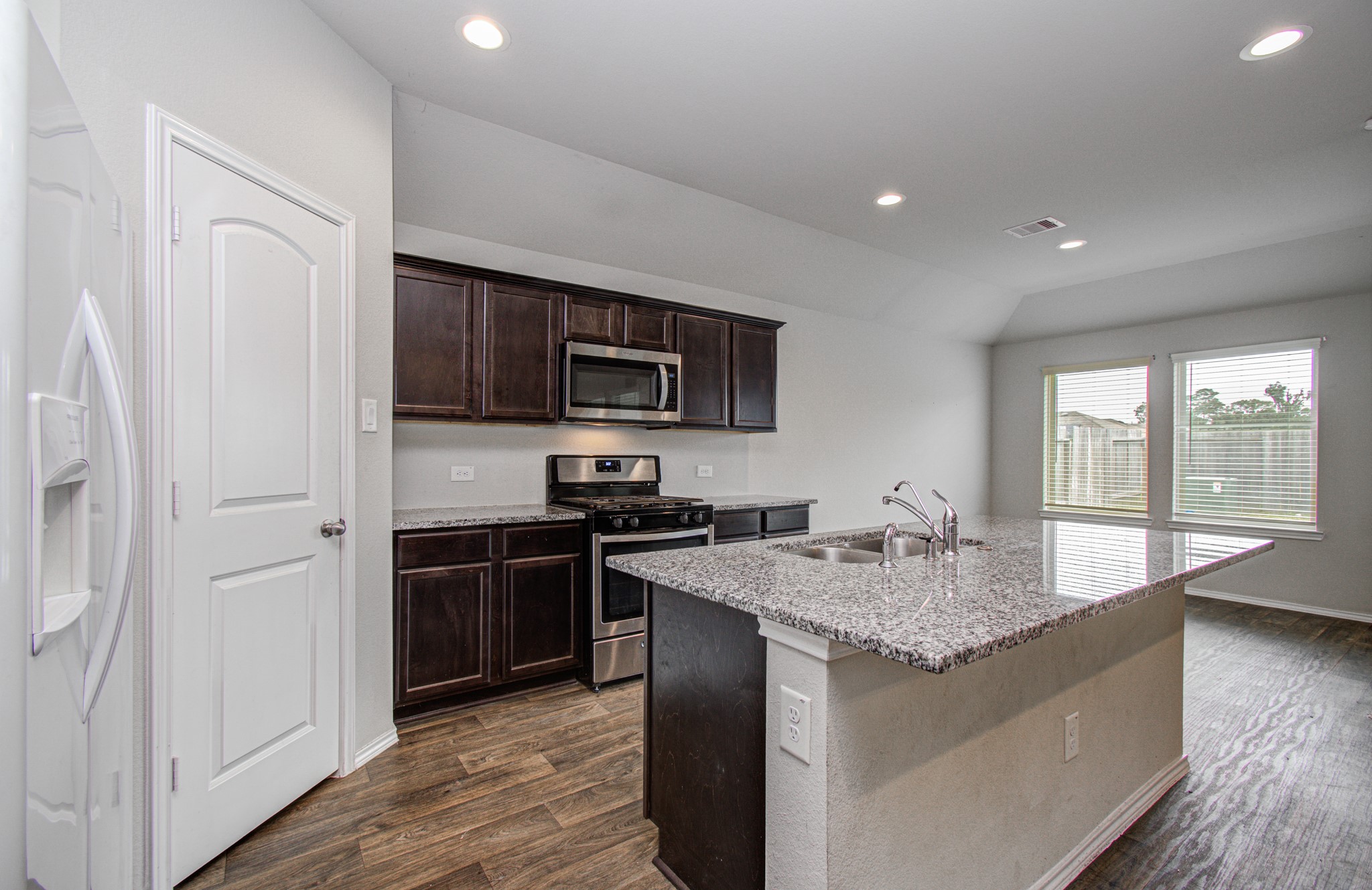 23719 Harrow Field Ln Spring Spring, TX 77373 - Photo 11 of 46 Gallery Image 11