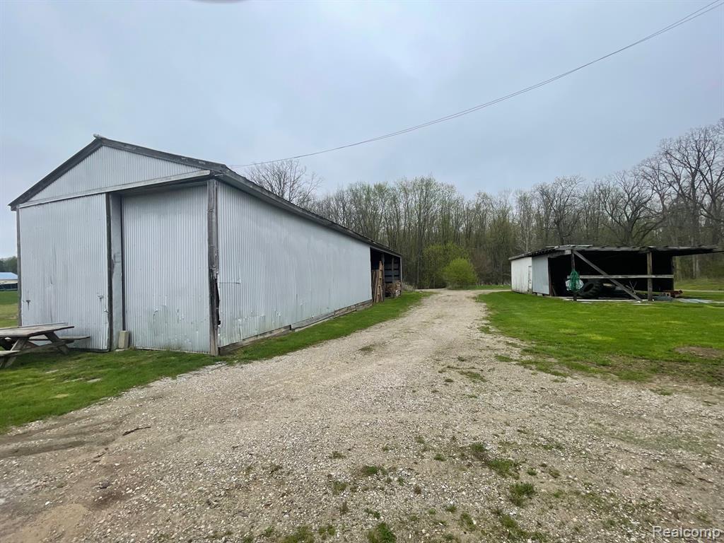 8261 Fenton Road Grand Blanc, MI 48439 - Photo 9 of 24