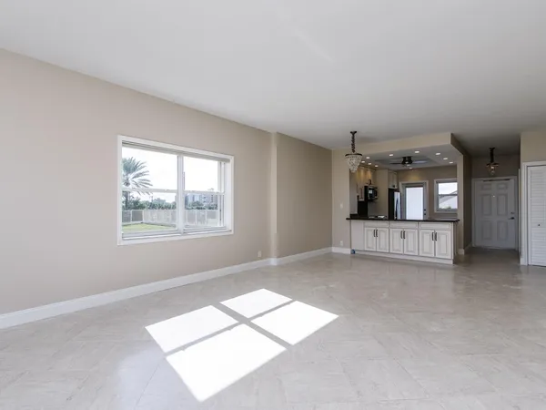 $3,200 | 750 North Ocean Boulevard, Unit 210, Pompano Beach, FL 33062