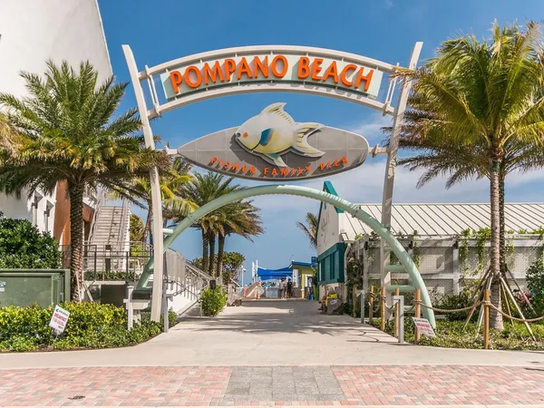 $3,200 | 750 North Ocean Boulevard, Unit 210, Pompano Beach, FL 33062