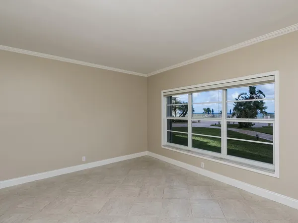 $3,200 | 750 North Ocean Boulevard, Unit 210, Pompano Beach, FL 33062
