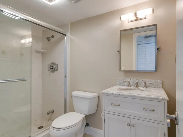 $3,200 | 750 North Ocean Boulevard, Unit 210, Pompano Beach, FL 33062