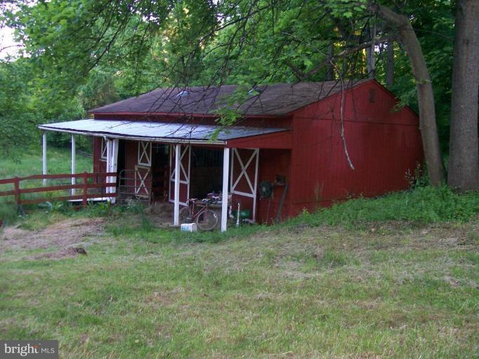 3306 Deer Hill Road Street, MD 21154 - Photo 16 of 28 Barn