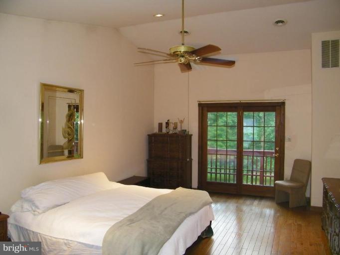 3306 Deer Hill Road Street, MD 21154 - Photo 6 of 28 Master Bedroom