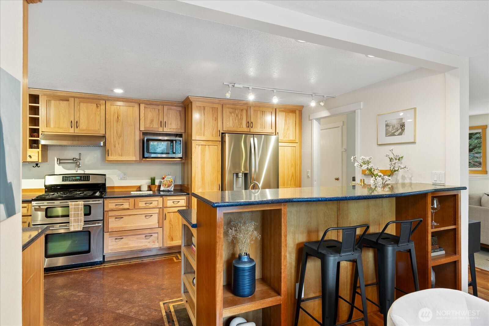 20331 83rd Avenue West Edmonds, WA 98026 - Photo 10 of 40