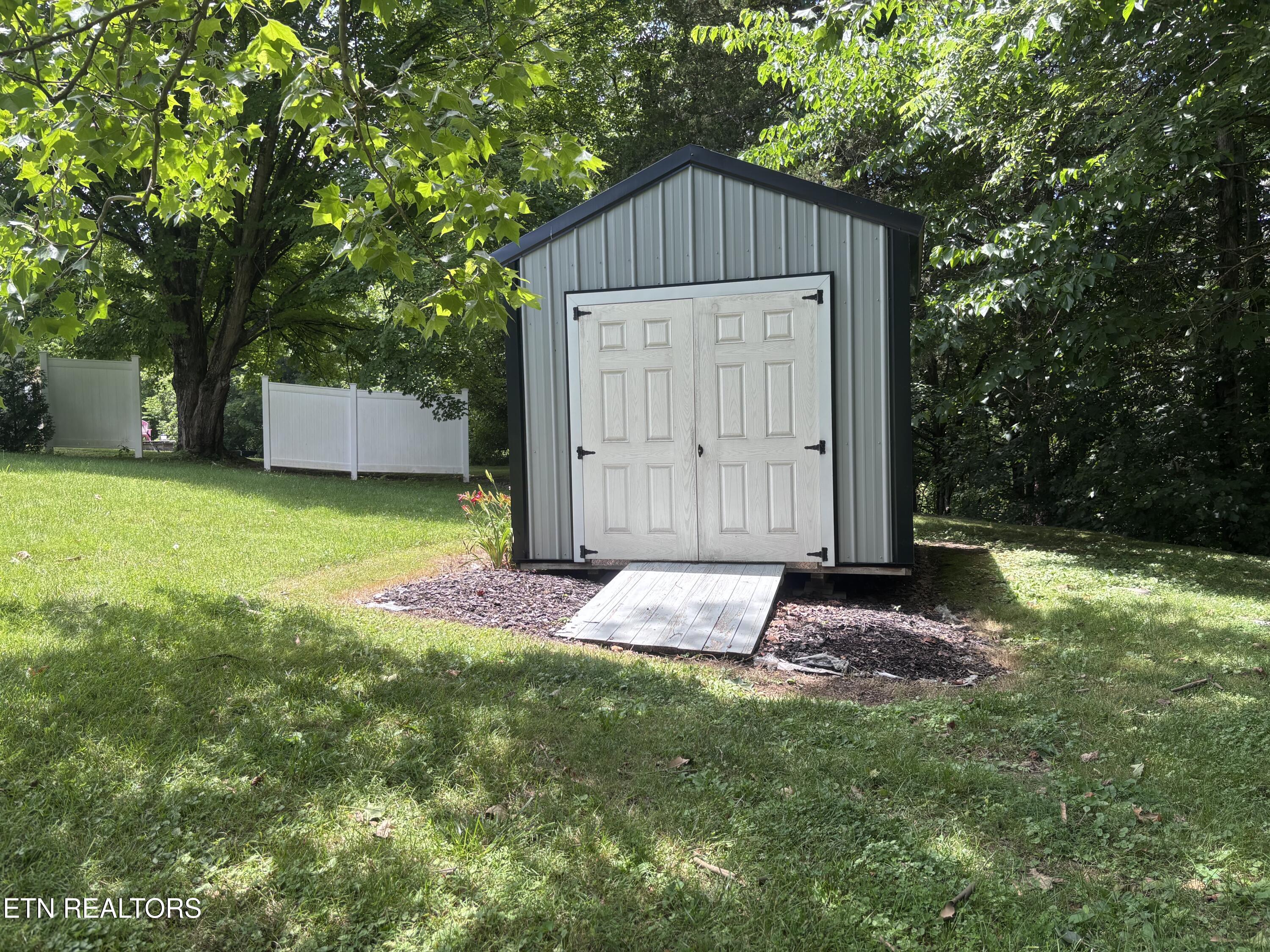 1567 Little Sycamore Road Tazewell, TN 37879 - Photo 7 of 33 IMG_2239