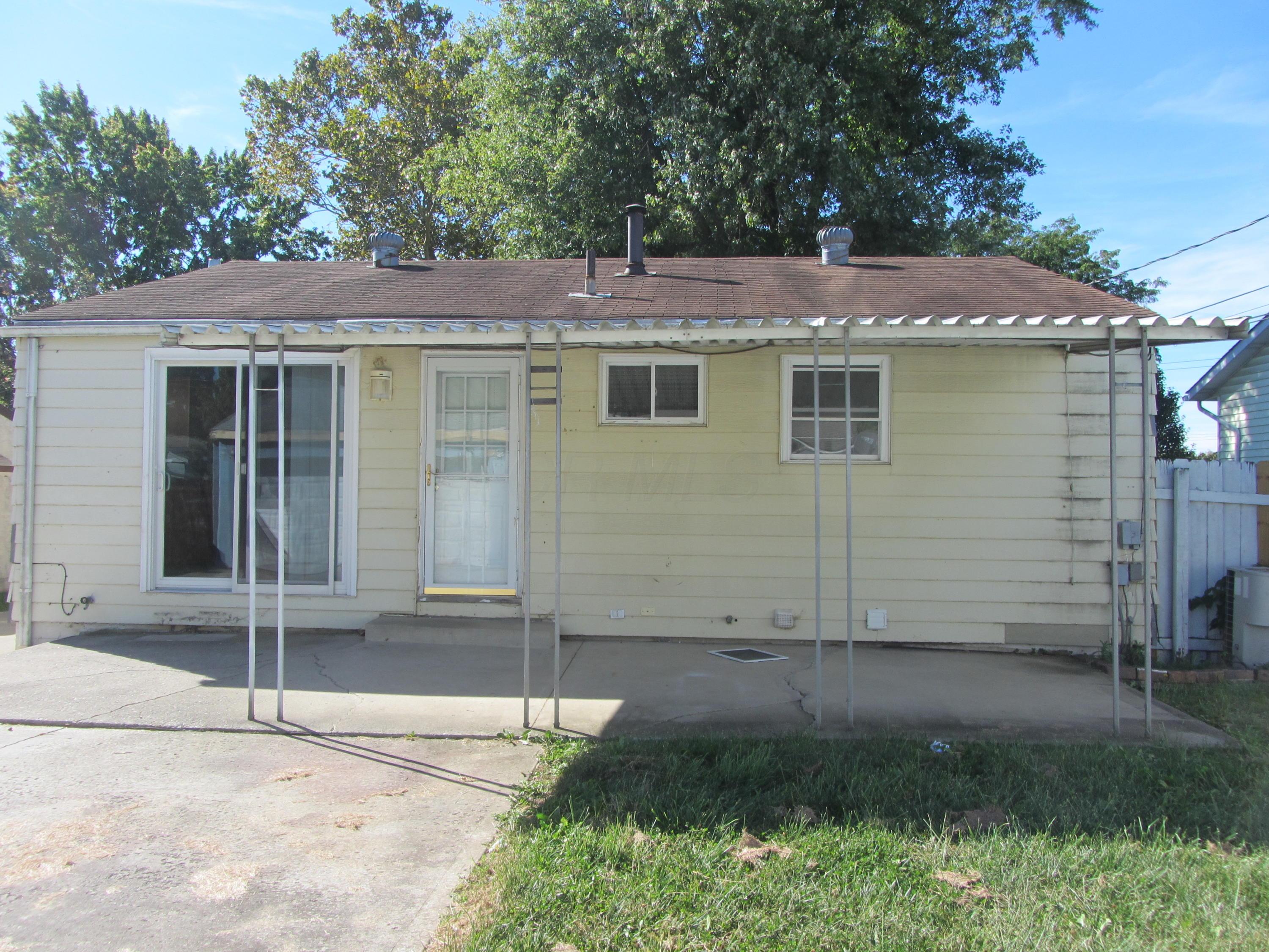 4022 Randell Road Columbus, OH 43228 - Photo 2 of 38 Gallery Image 2