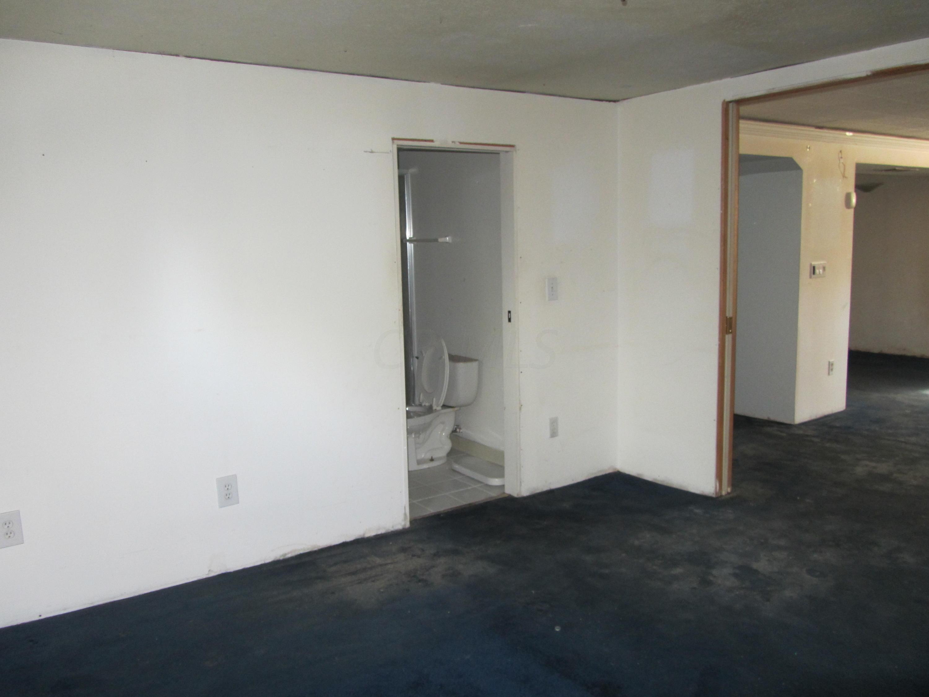 4022 Randell Road Columbus, OH 43228 - Photo 26 of 38 Gallery Image 26