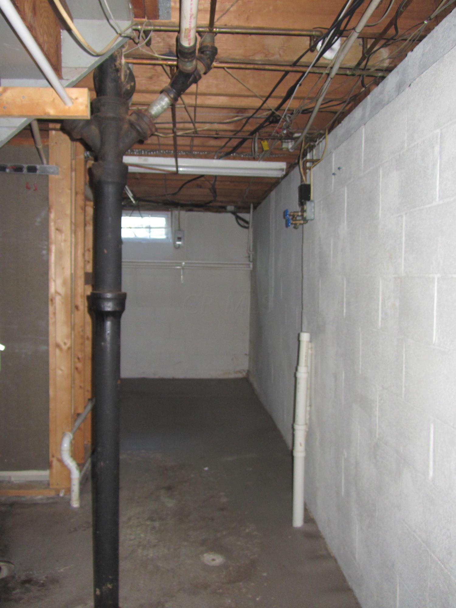 4022 Randell Road Columbus, OH 43228 - Photo 30 of 38 Gallery Image 30