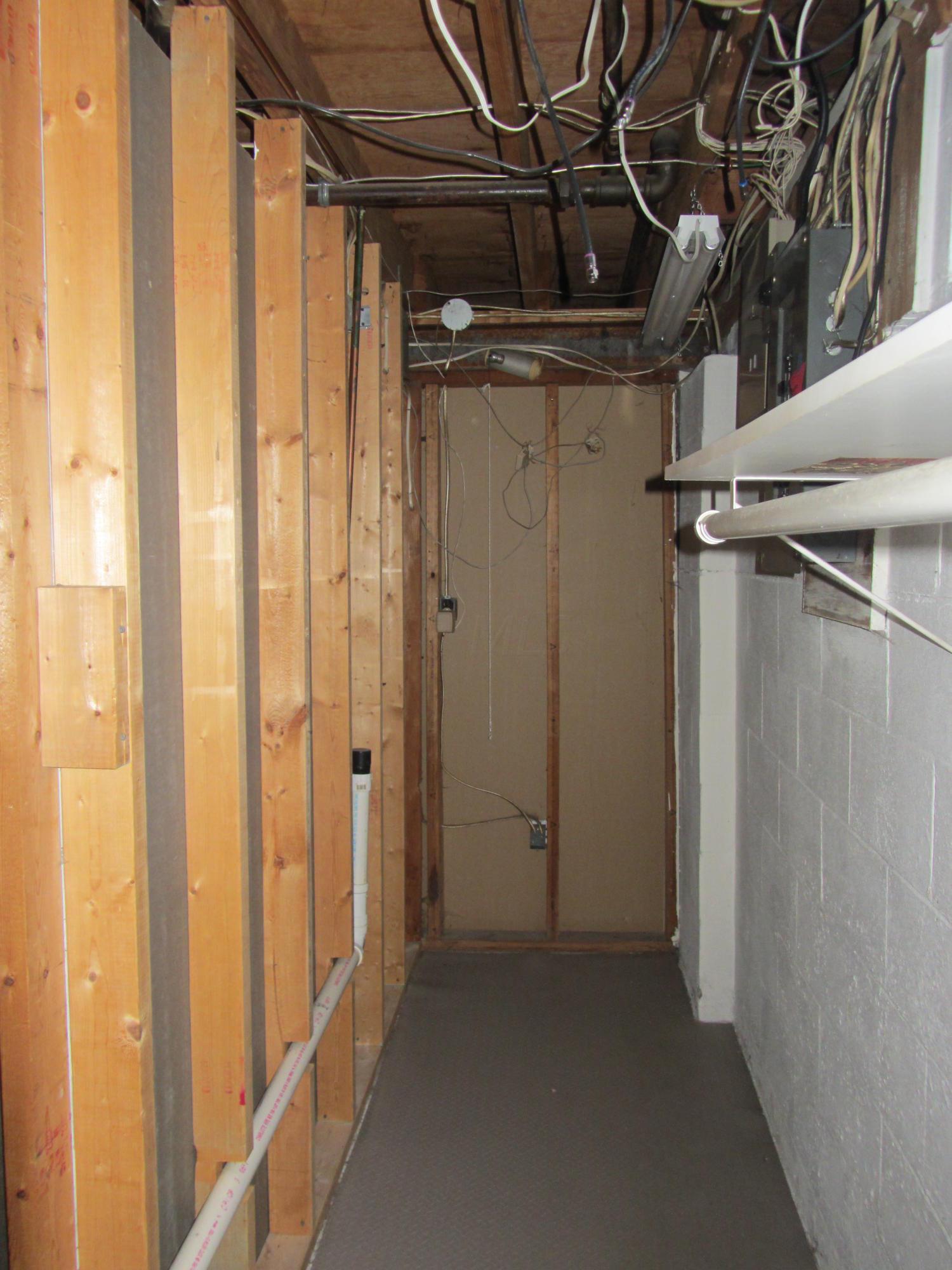 4022 Randell Road Columbus, OH 43228 - Photo 31 of 38 Gallery Image 31