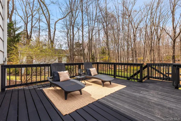 $1,295,000 | 19 Deer Run Road, South Salem, NY 10590