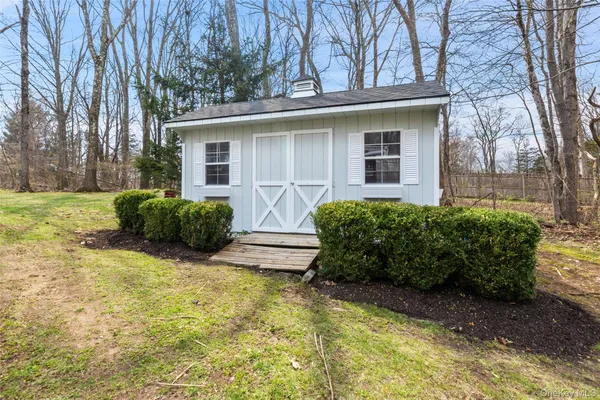 $1,295,000 | 19 Deer Run Road, South Salem, NY 10590