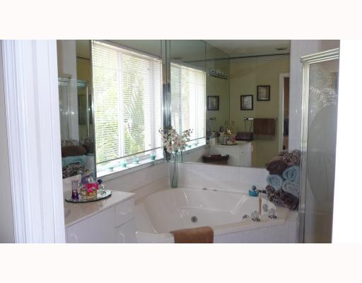 11265 Roundelay Road Cooper City, FL 33026 - Photo 8 of 16 Master Bath/Spa