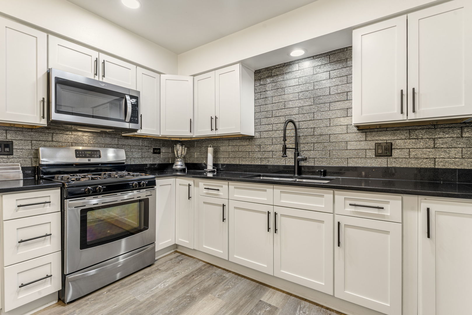 245 North Mill Road, Unit 9C Addison, IL 60101 - Photo 9 of 17