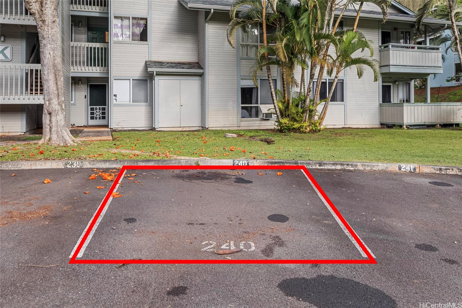 95-660 Wikao Street, Unit K304 Mililani, HI 96789 - Photo 18 of 24 a view of yard