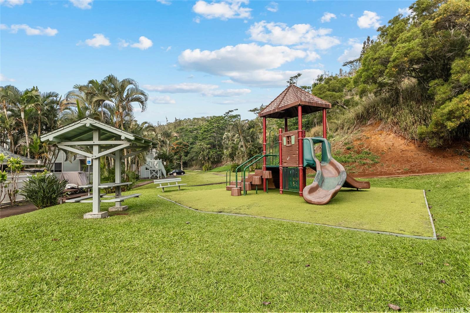 95-660 Wikao Street, Unit K304 Mililani, HI 96789 - Photo 21 of 24 a view of a playground with basketball court