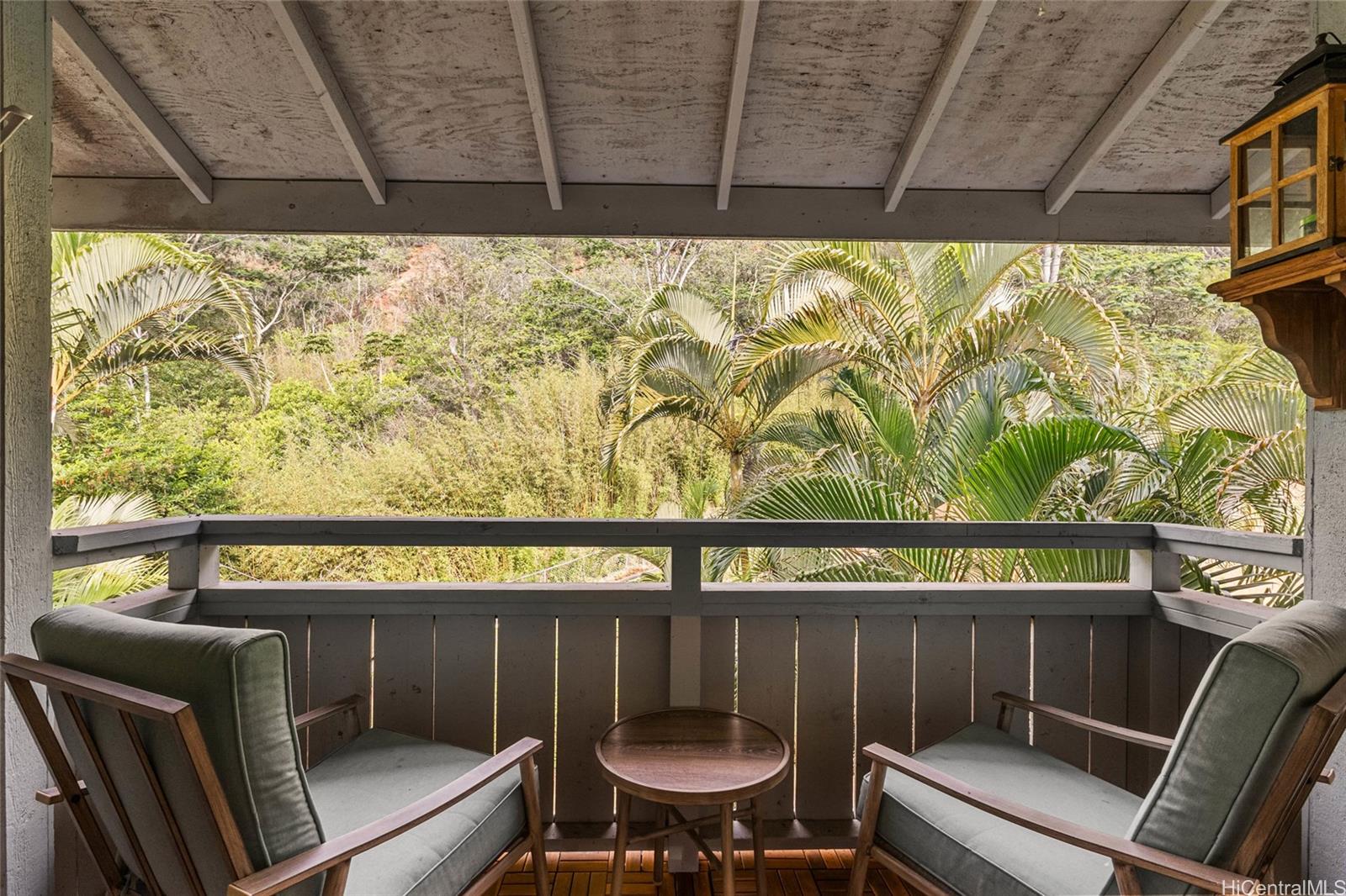 95-660 Wikao Street, Unit K304 Mililani, HI 96789 - Photo 4 of 24 a outdoor living room with a couch and a table