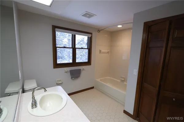 $3,300 | 40 Vassar Drive, Amherst, NY 14068