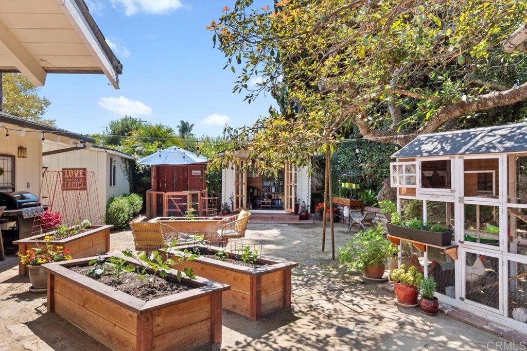 1490 Hymettus Avenue Encinitas, CA 92024 - Photo 13 of 31