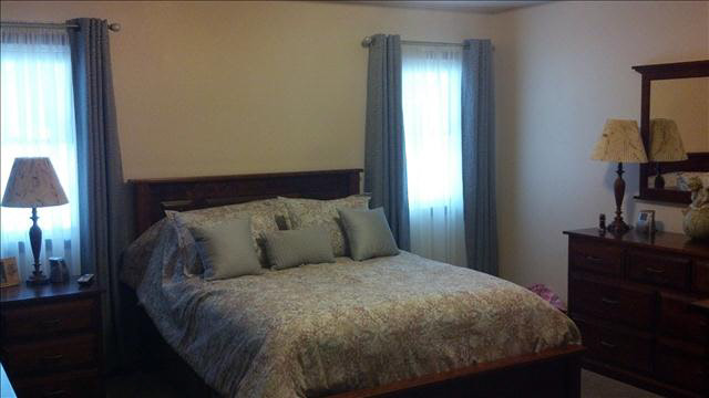 10283 Summerfield Road Temperance, MI 48182 - Photo 8 of 20 Master bedroom