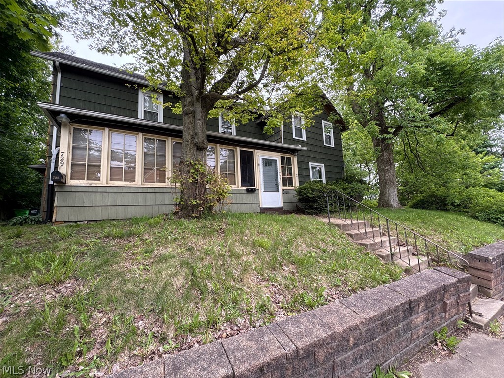 727 Wooster Road North Barberton, OH 44203 - Photo 1 of 37 Front Exterior