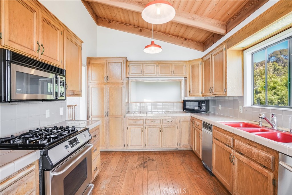 22332 Eagle Rock Way Laguna Beach, CA 92651 - Photo 12 of 37