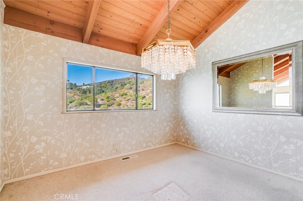 22332 Eagle Rock Way Laguna Beach, CA 92651 - Photo 14 of 37 Dining area