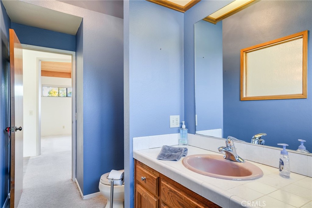 22332 Eagle Rock Way Laguna Beach, CA 92651 - Photo 16 of 37 Upstairs guest bathroom