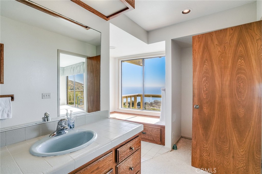 22332 Eagle Rock Way Laguna Beach, CA 92651 - Photo 21 of 37 Primary bathroom