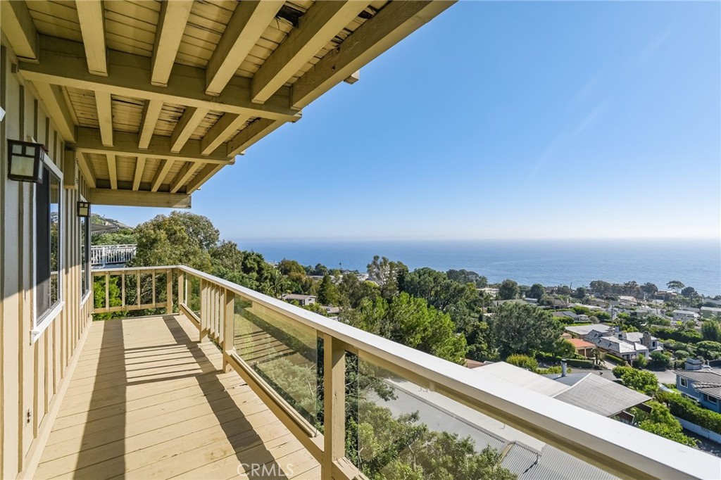 22332 Eagle Rock Way Laguna Beach, CA 92651 - Photo 4 of 37 Southwest view from second-floor balcony.