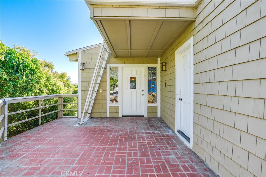 22332 Eagle Rock Way Laguna Beach, CA 92651 - Photo 6 of 37