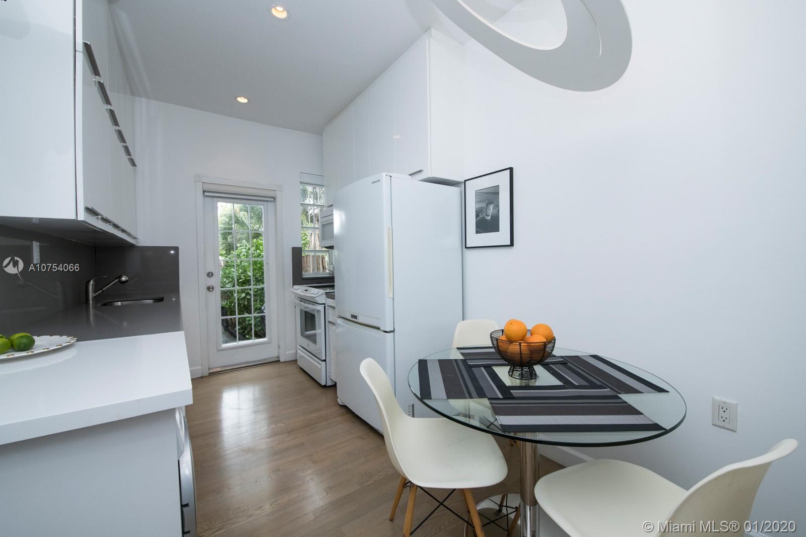 439 15th Street, Unit 22 Miami Beach, FL 33139 - Photo 6 of 15