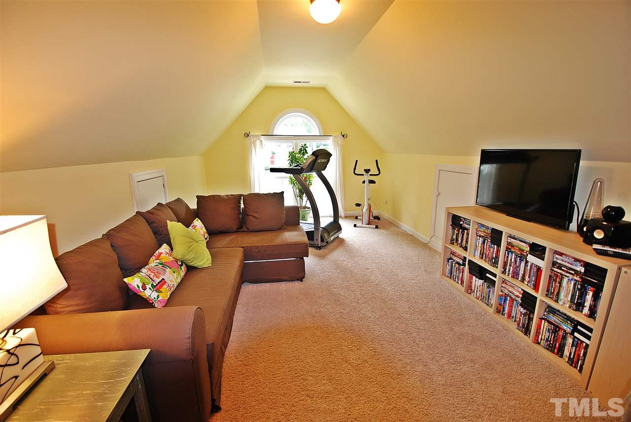 10009 Quillstone Court Raleigh, NC 27613 - Photo 10 of 25