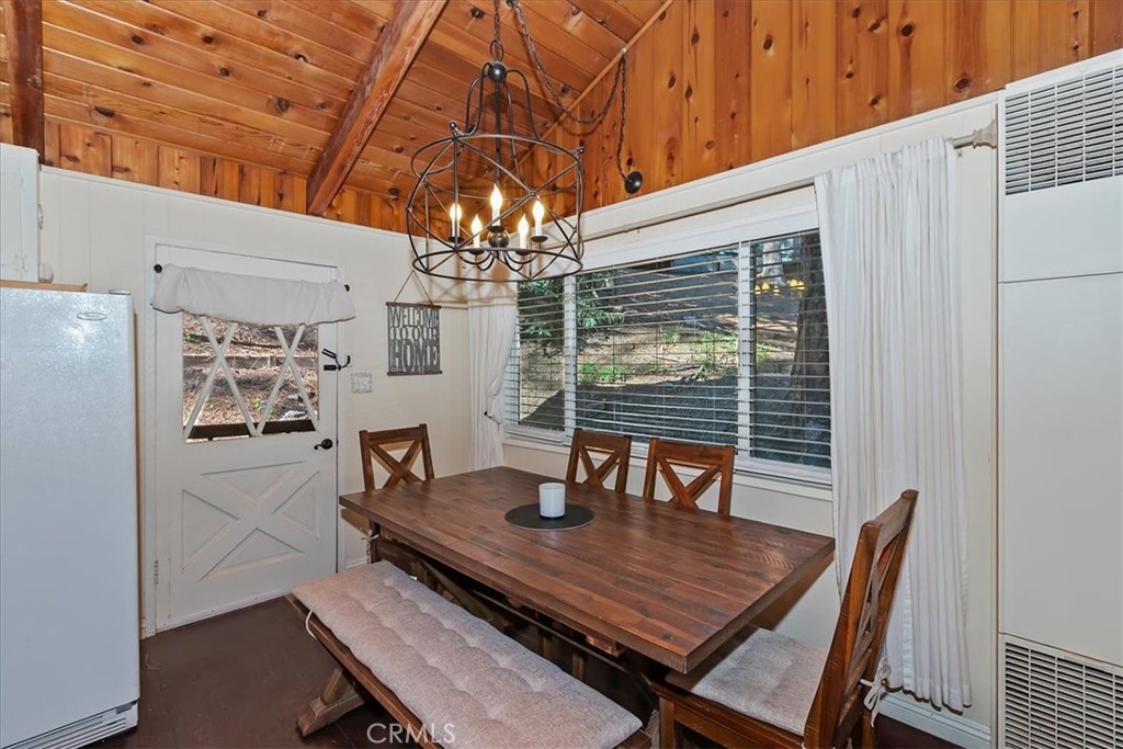2452 Spring Drive Running Springs, CA 92382 - Photo 15 of 33