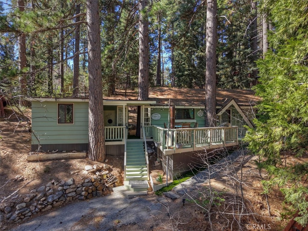 2452 Spring Drive Running Springs, CA 92382 - Photo 3 of 33