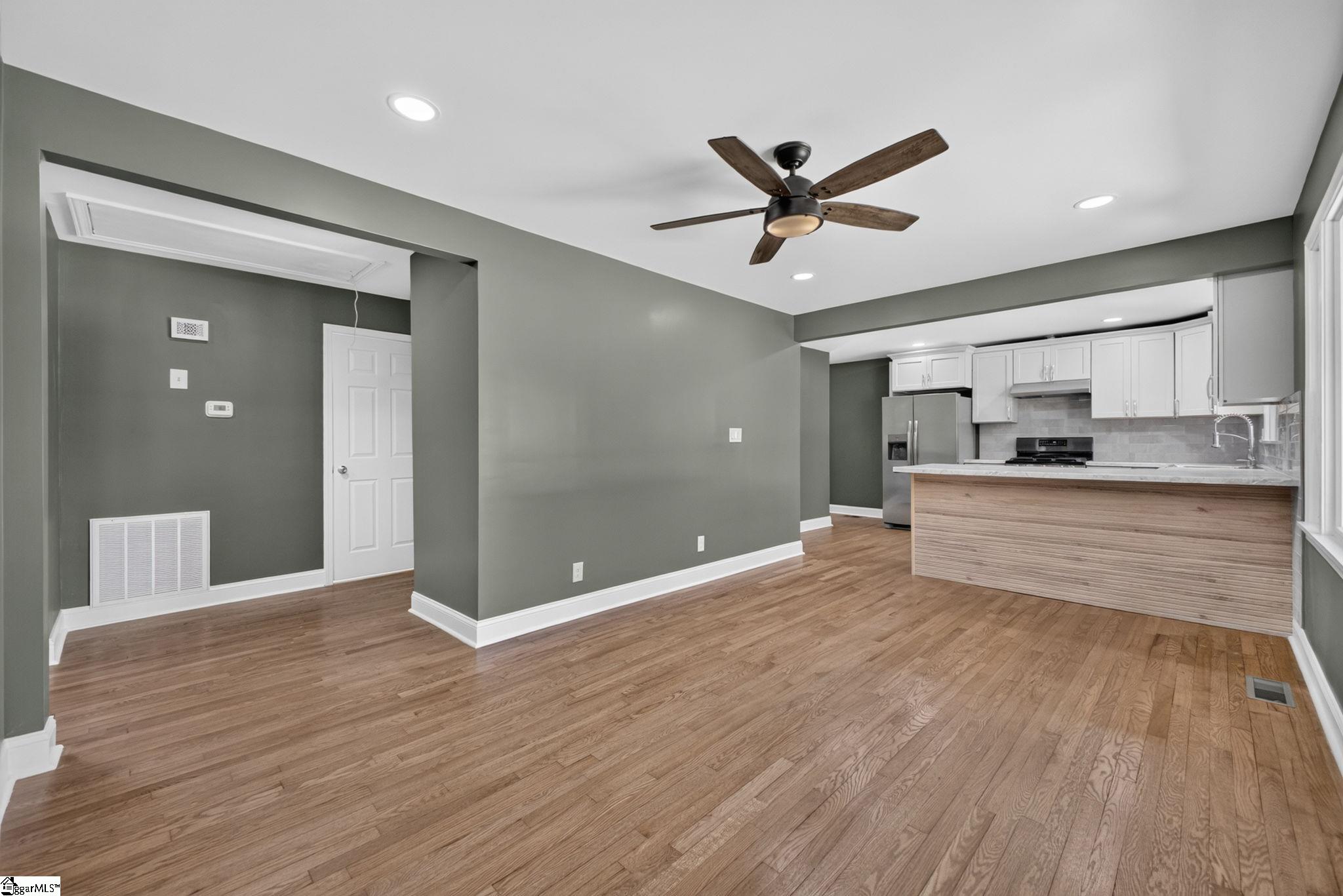 616 Carey Street Anderson, SC 29624 - Photo 5 of 26