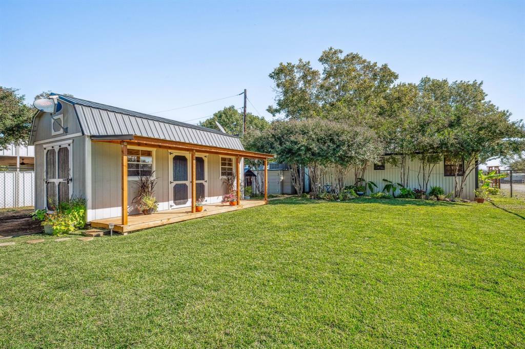 220 Treasure Beach Comanche, TX 76442 - Photo 21 of 39