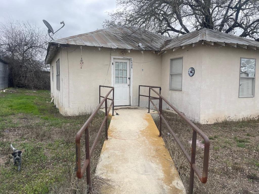 404 South Sweeten Street Rocksprings, TX 78880 - Photo 1 of 1 Main View