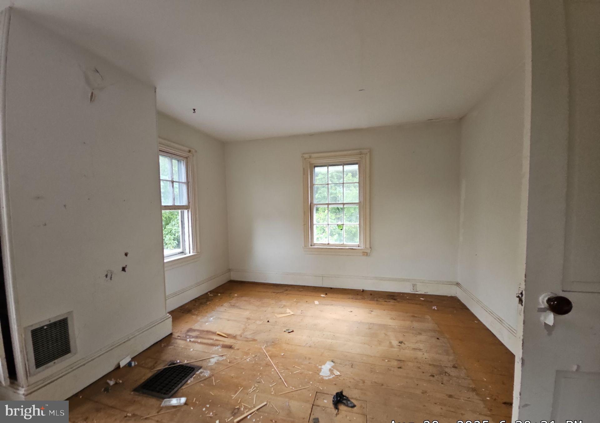 1223 Front Street Mauricetown, NJ 08329 - Photo 17 of 17 an empty room with a window