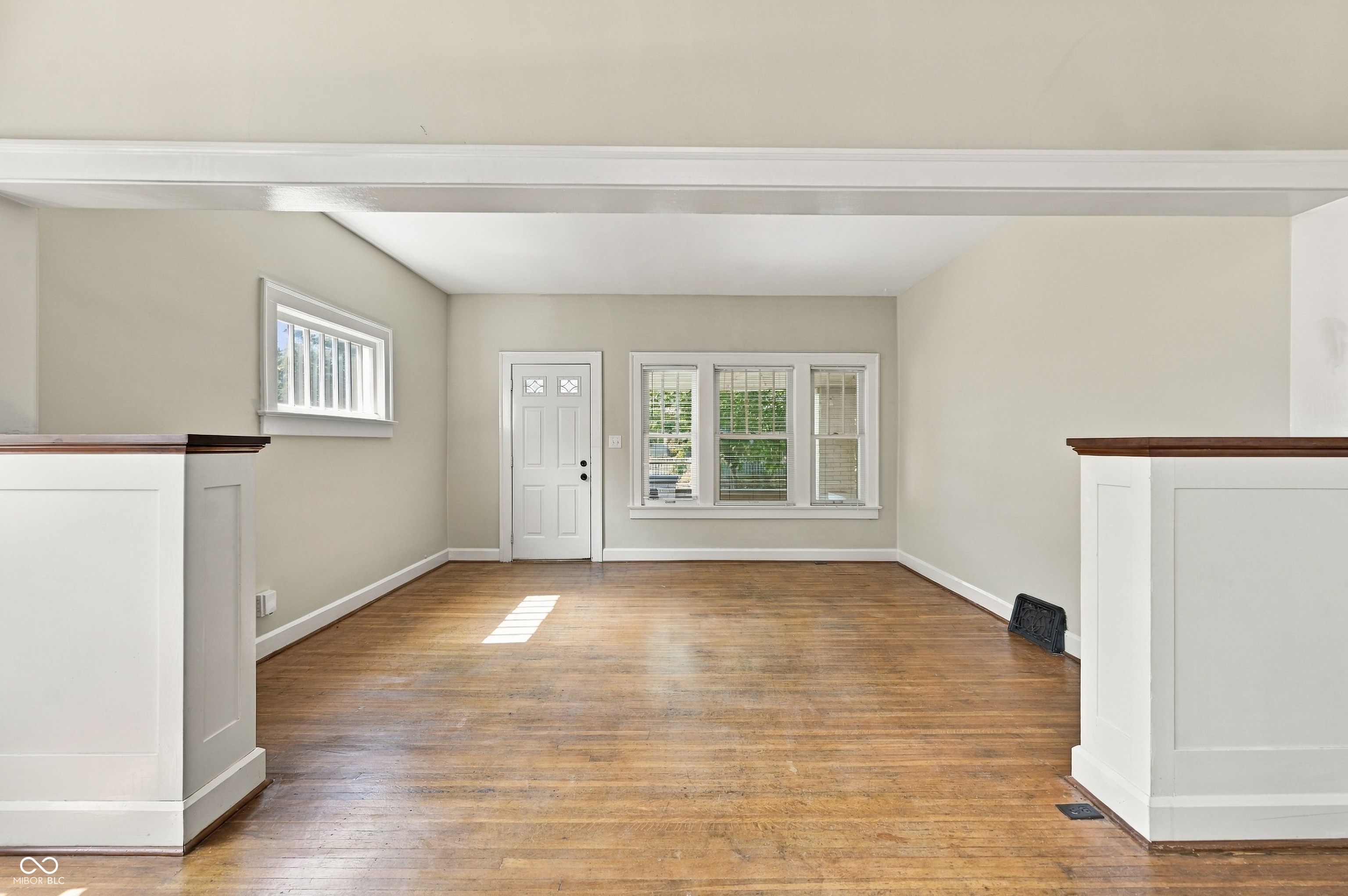3907 Ruckle Street Indianapolis, IN 46205 - Photo 4 of 46 Gallery Image 4